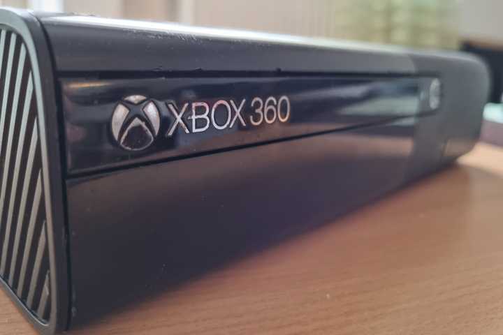A photo showing the front of an Xbox 360 console.